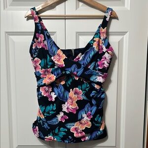 Ladies Lands End Underwire Tummy Control Tankini Top